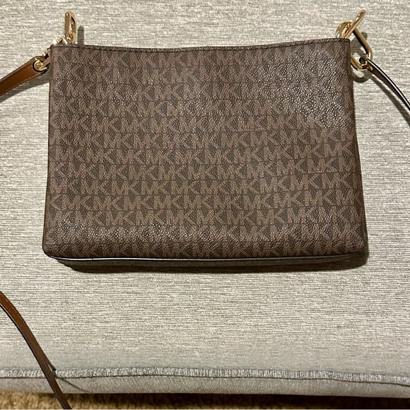 Michael Kors Trisha Medium Logo Crossbody Bag - Excellent Condition - Picture 5 of 6